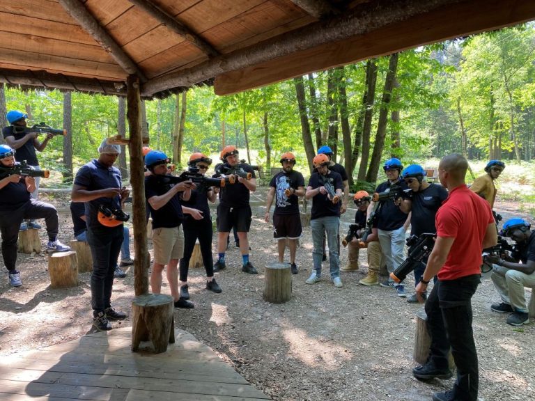 Team building Aventure Floreval Laser Game en forêt