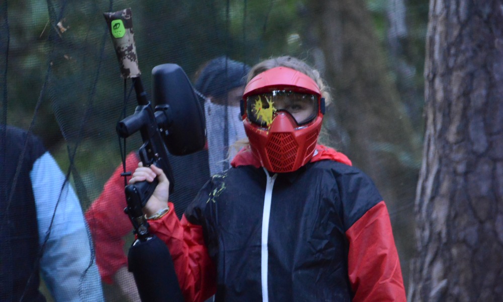 joueuse paintball Aventure Floreval