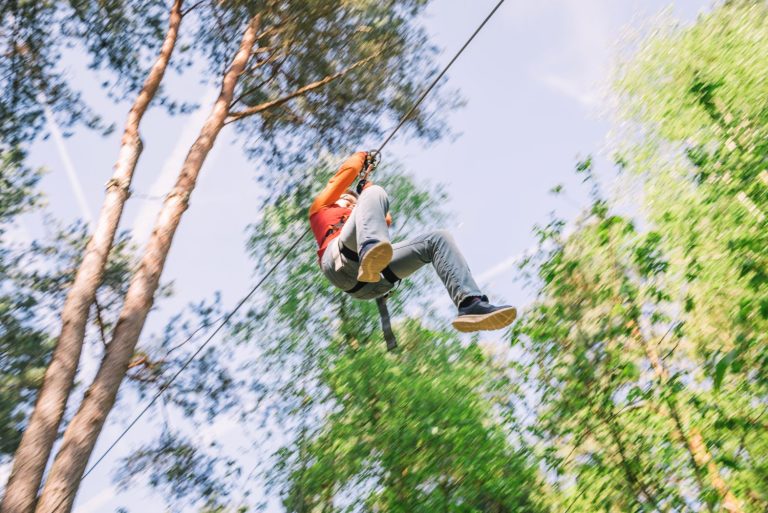 Tyroliennes Esonne au parc Aventure Floreval